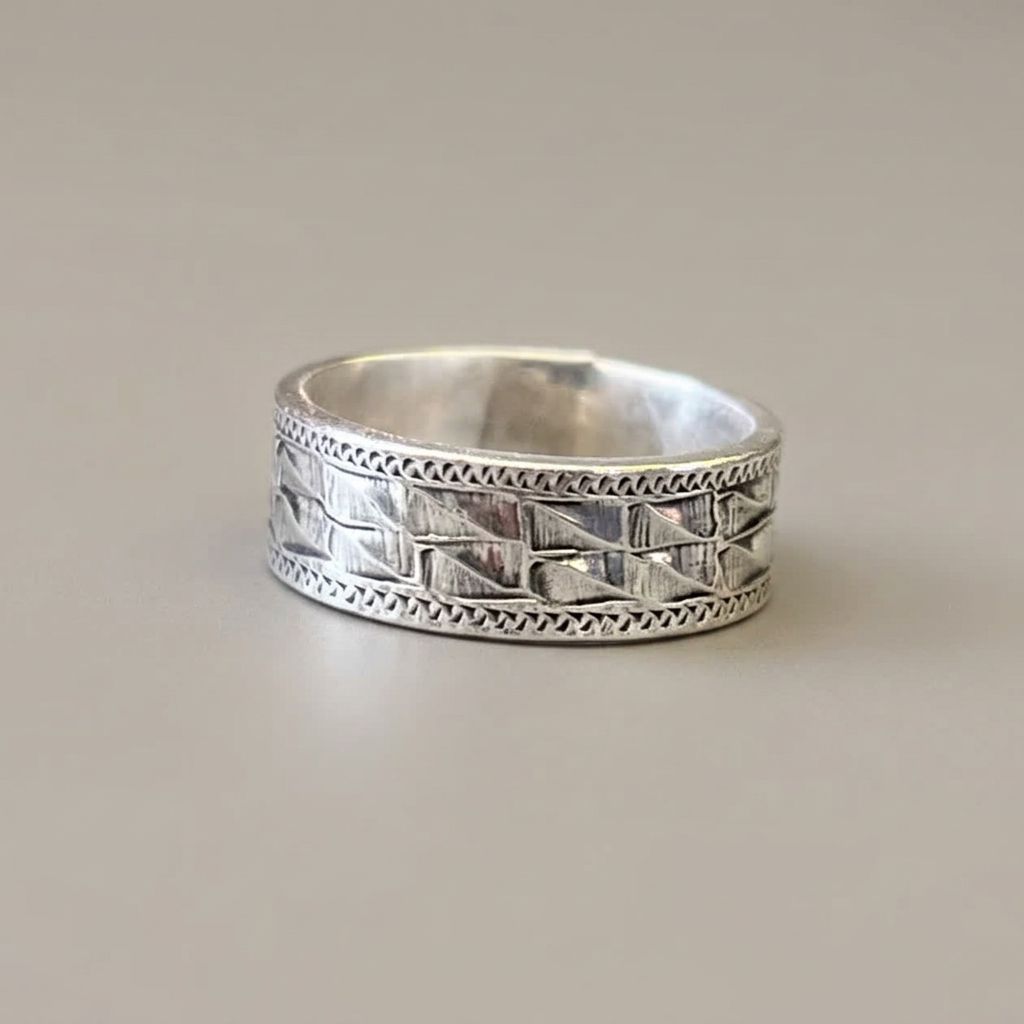 Engraved band, no stone
